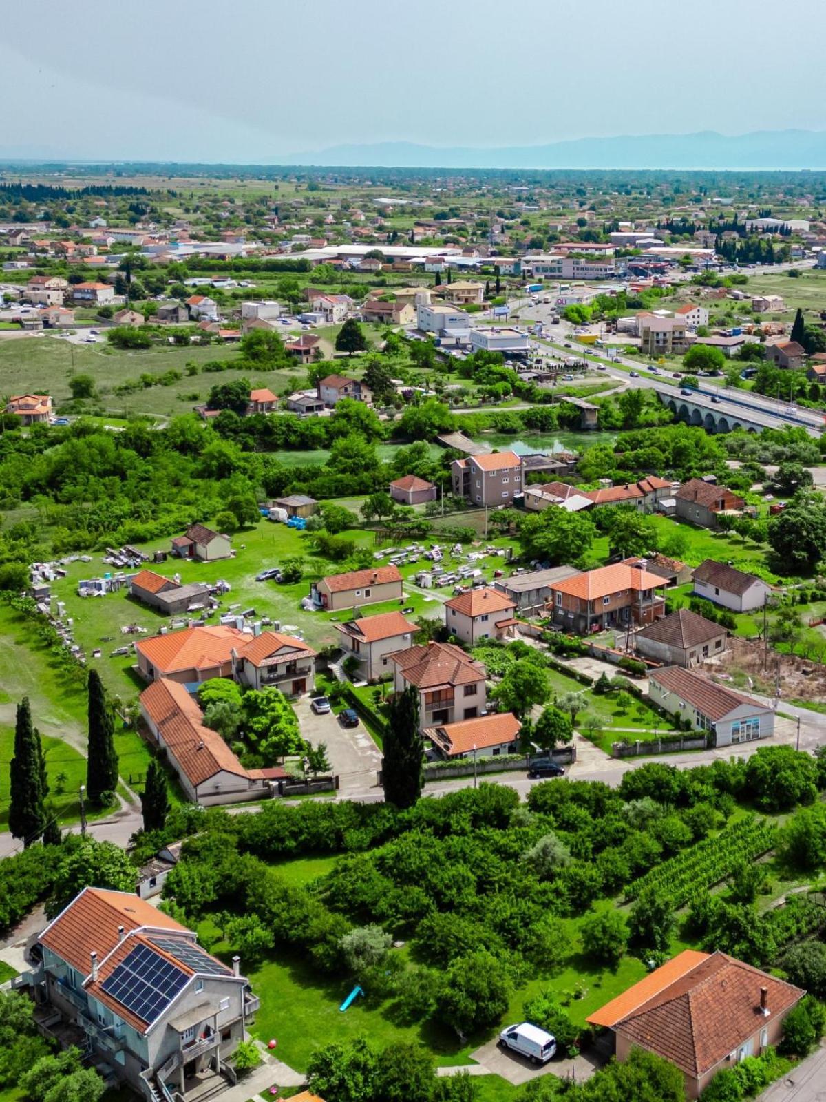 Apartments Aerodrom Podgorica Exteriör bild