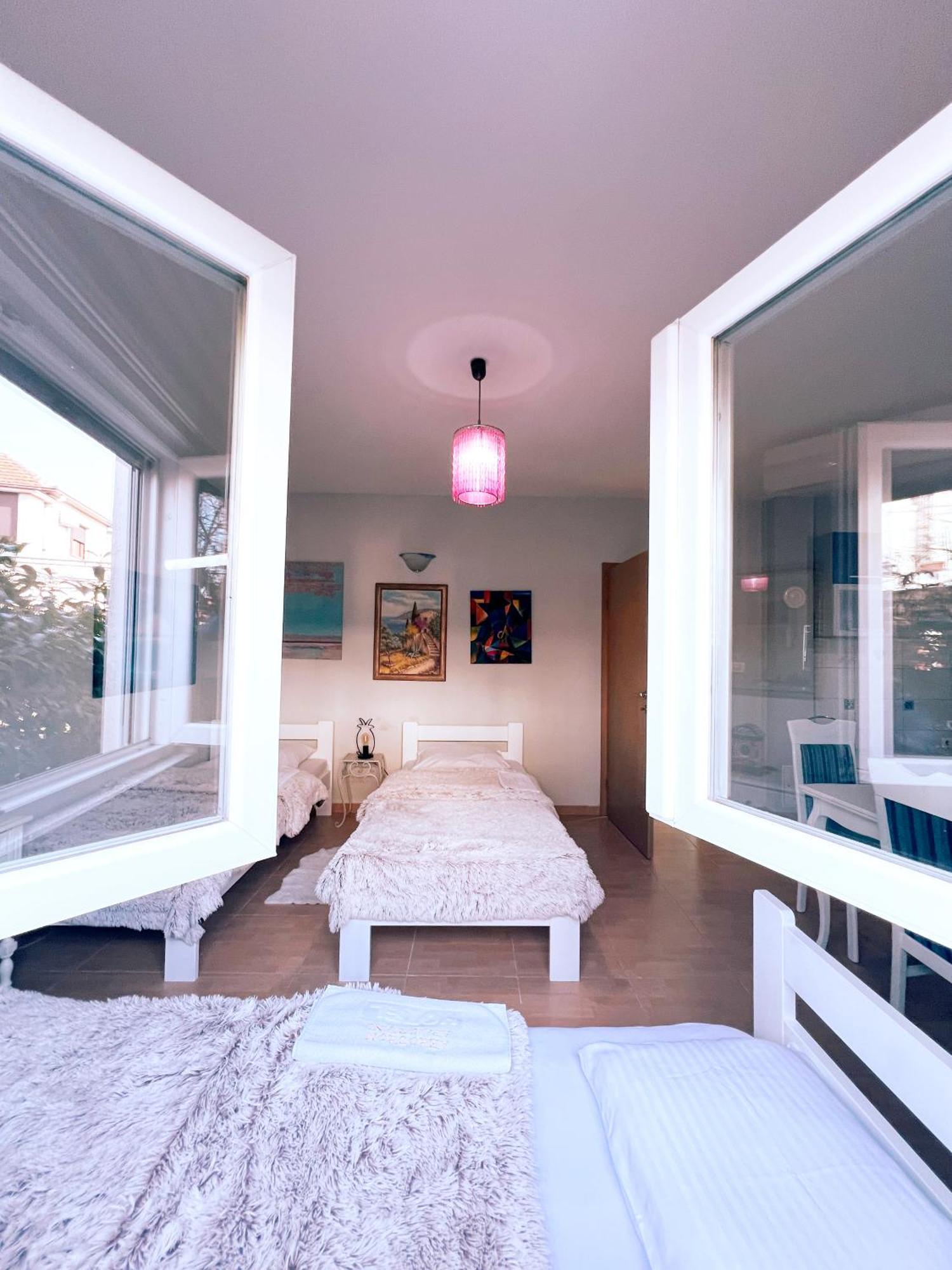 Apartments Aerodrom Podgorica Exteriör bild