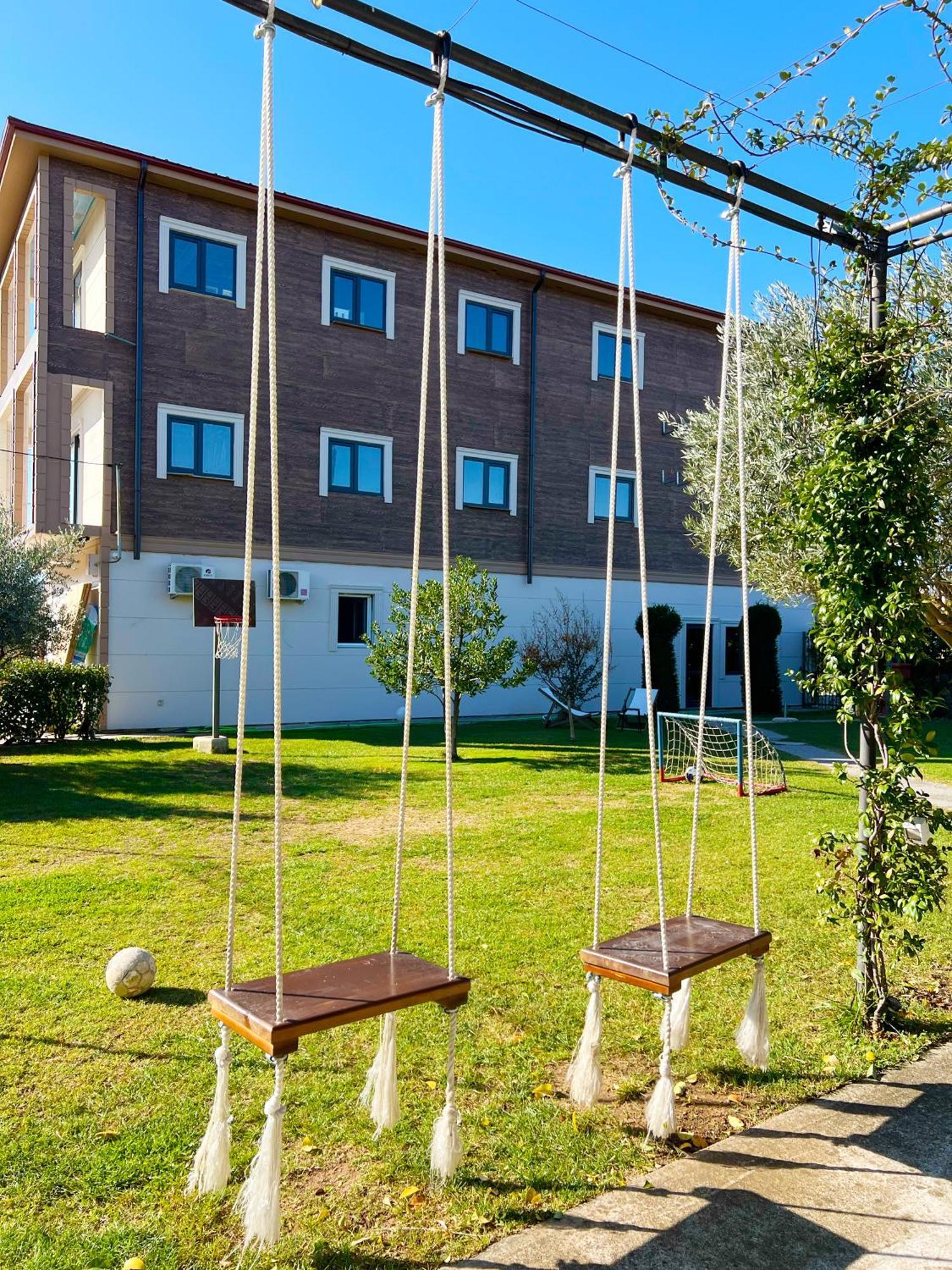 Apartments Aerodrom Podgorica Exteriör bild
