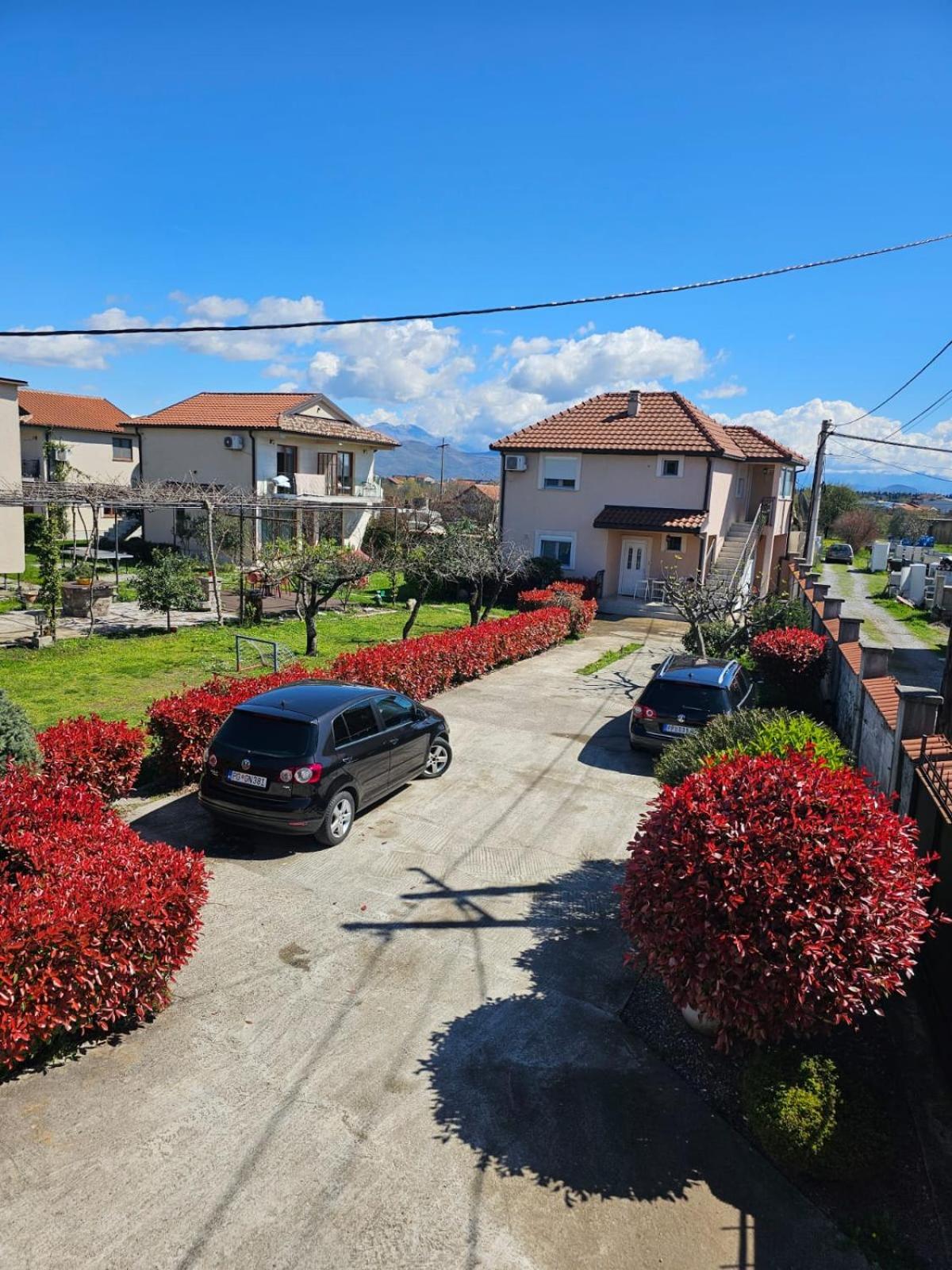 Apartments Aerodrom Podgorica Exteriör bild
